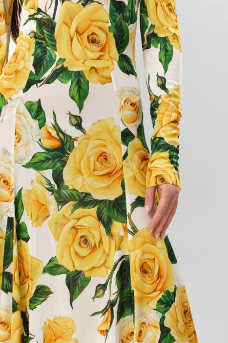 Товар желтого цвета с внутренней стороны