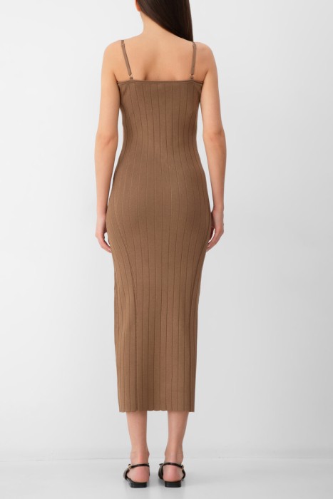 платье  модель sierra от бренда jacquemus вид слева