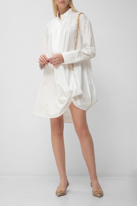 Товар белого цвета с внутренней стороны