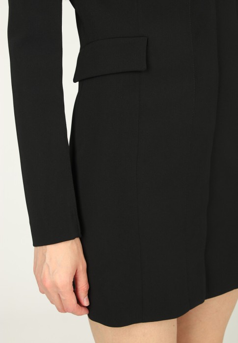 Товар черного цвета с внутренней стороны