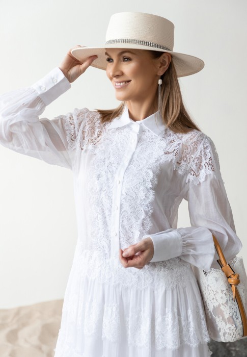 Товар белого цвета с внутренней стороны