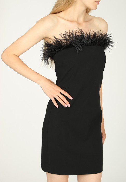 Товар черного цвета с внутренней стороны