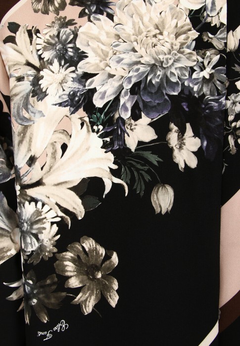 Товар розового цвета с внутренней стороны