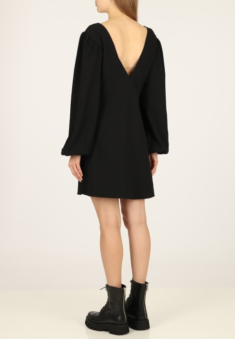 Товар черного цвета с внутренней стороны