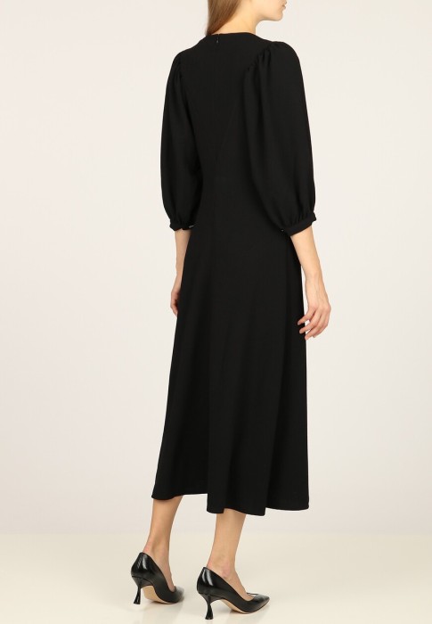 Товар черного цвета с внутренней стороны