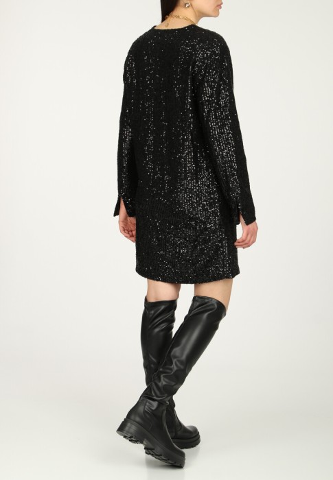 Товар черного цвета с внутренней стороны