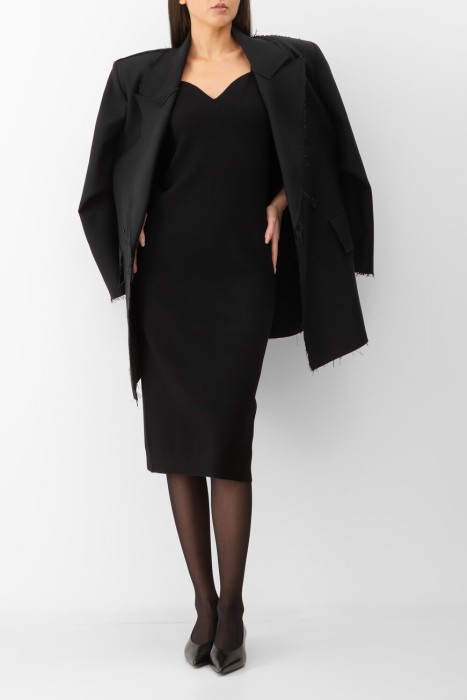 Товар черного цвета с внутренней стороны