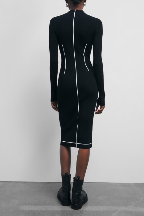 платье  по цене 53000 руб вид справа