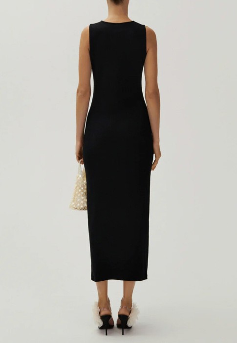 Товар черного цвета с внутренней стороны