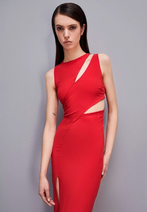 Товар красного цвета с внутренней стороны