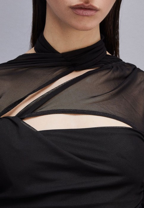 Товар черного цвета с внутренней стороны