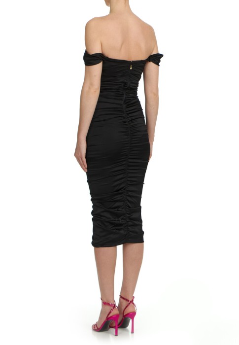 Товар черного цвета с внутренней стороны