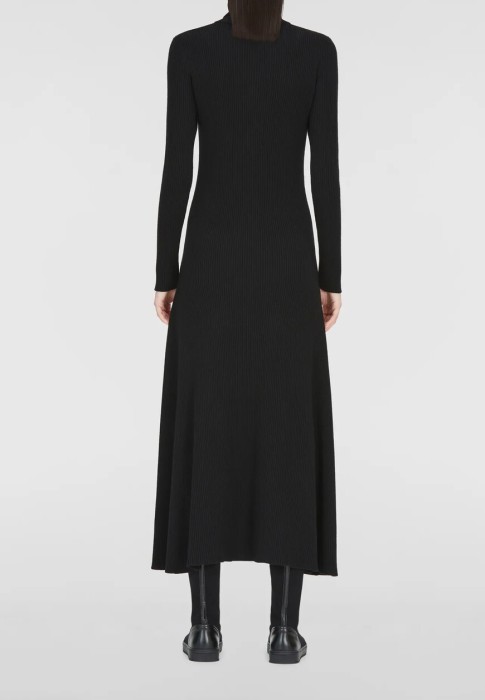 платье  по цене 109130 руб вид справа