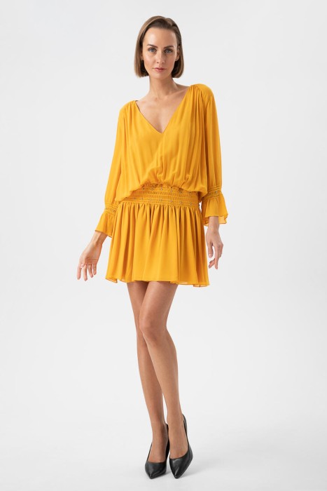 платье  по цене 83000 руб вид справа