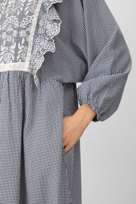 платье  из полиэстера спереди