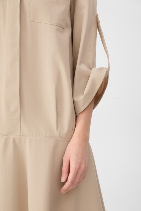 Товар бежевого цвета с внутренней стороны