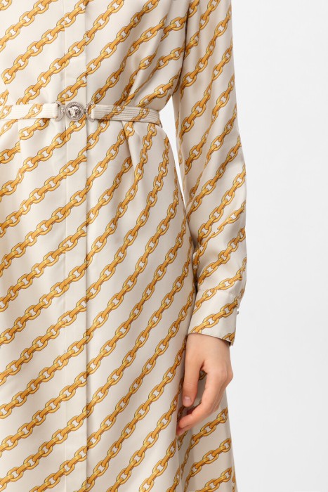 Товар разноцветного цвета с внутренней стороны