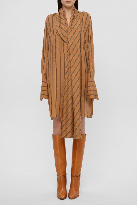 Товар с артикулом FDB659 AGTQ F1ENR вид сзади