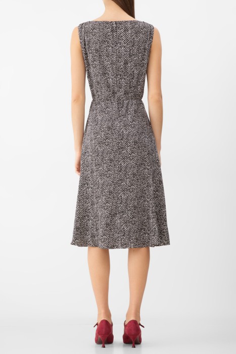 платье  по цене 187200 руб вид справа