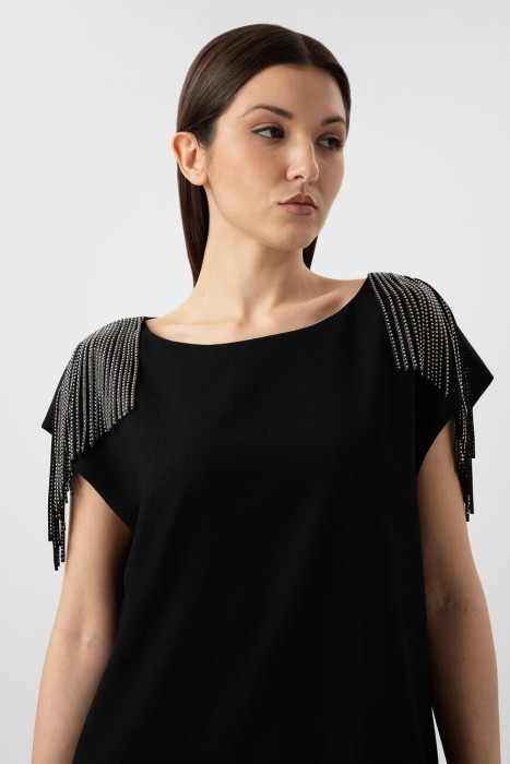 Товар черного цвета с внутренней стороны