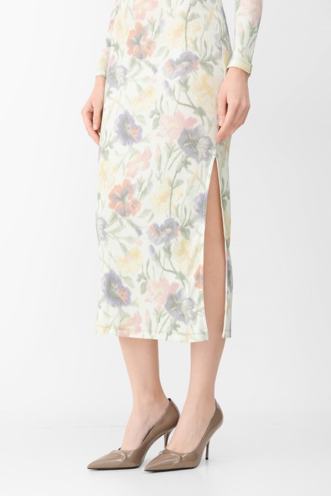 Товар разноцветного цвета с внутренней стороны