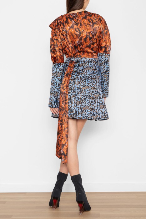 платье  от бренда dior вид слева