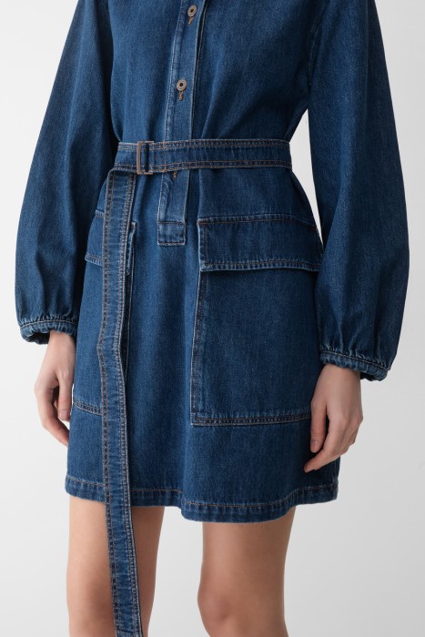 Товар синего цвета с внутренней стороны