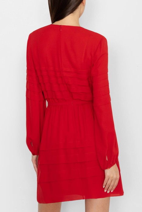 платье  по цене 134000 руб вид справа