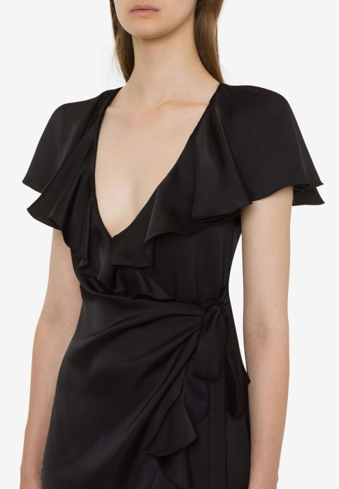 Товар черного цвета с внутренней стороны