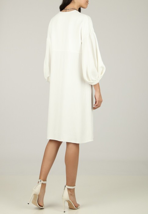 Товар белого цвета с внутренней стороны