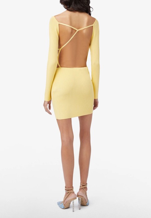 Товар желтого цвета с внутренней стороны