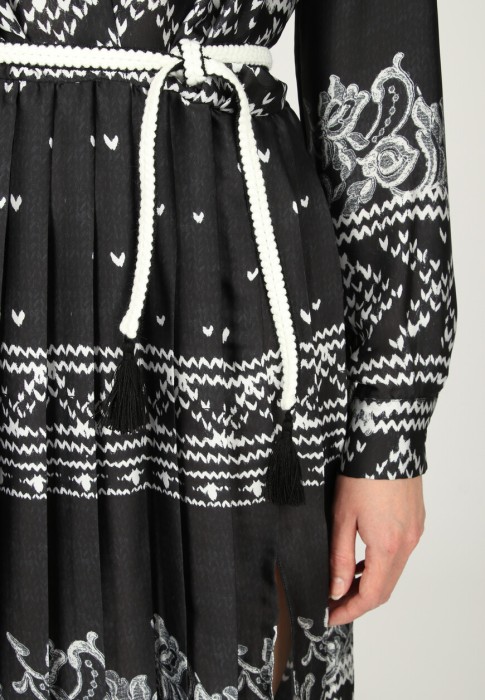 платье  универсального стиля с лицевой стороны