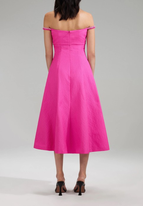 Товар розового цвета с внутренней стороны