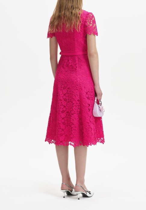 Товар розового цвета с внутренней стороны