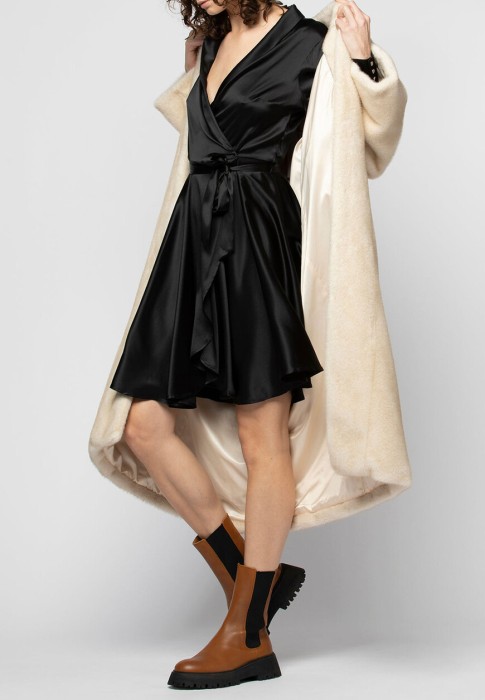 платье  по цене 60900 руб вид справа