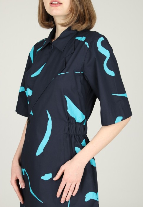 Товар синего цвета с внутренней стороны