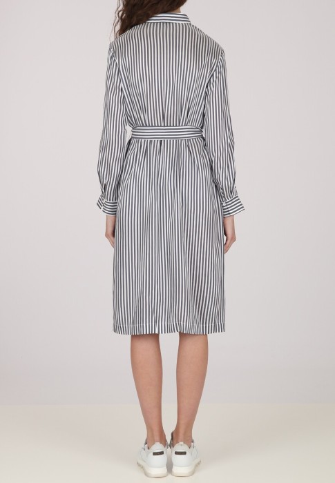 Товар синего цвета с внутренней стороны