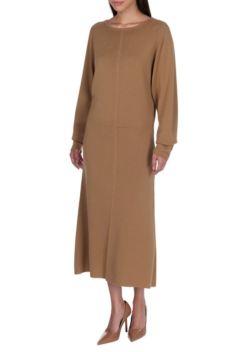 Товар бежевого цвета с внутренней стороны