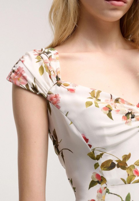 Товар белого цвета с внутренней стороны