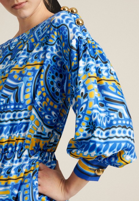 Товар голубого цвета с внутренней стороны