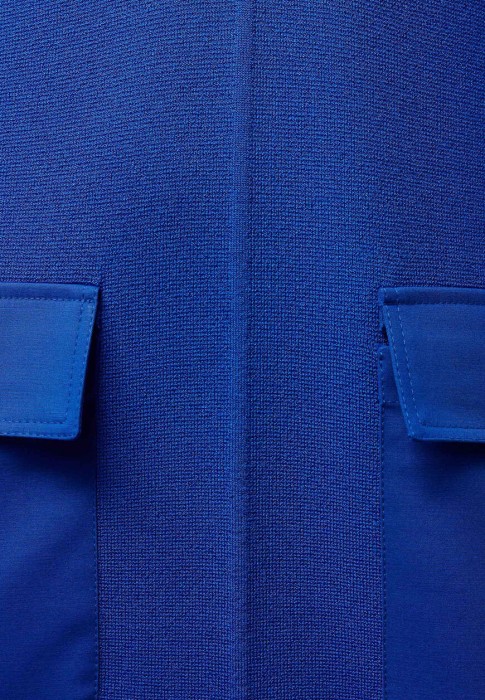 Товар синего цвета с внутренней стороны