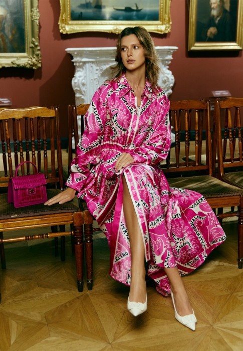 платье  от бренда valentino вид слева