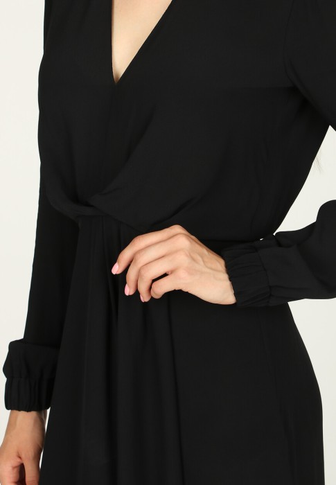 Товар черного цвета с внутренней стороны