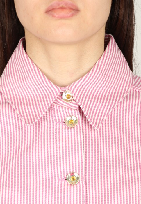 Товар розового цвета с внутренней стороны