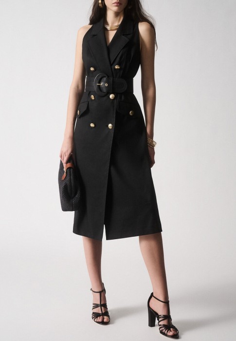 Товар черного цвета с внутренней стороны