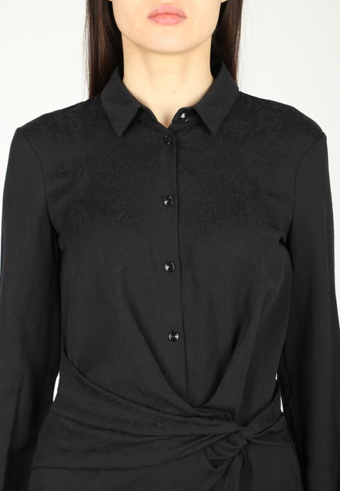 Товар черного цвета с внутренней стороны