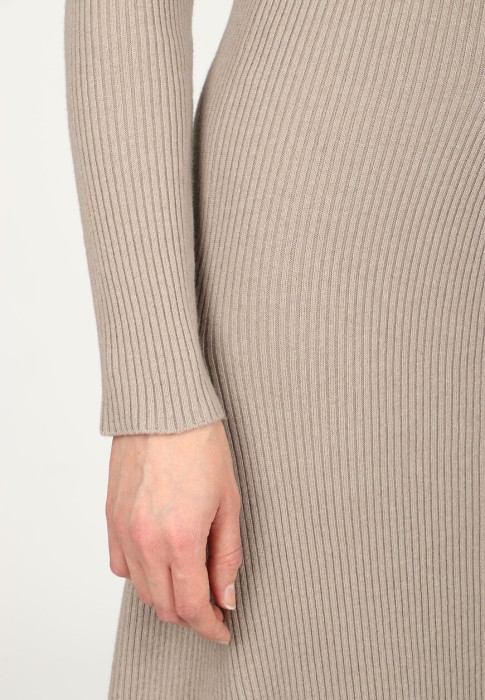 платье  универсального стиля с лицевой стороны