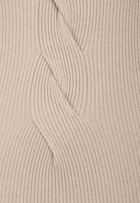 платье  для взрослого возраста с изнаночной стороны