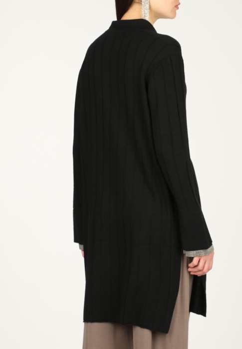 Товар черного цвета с внутренней стороны