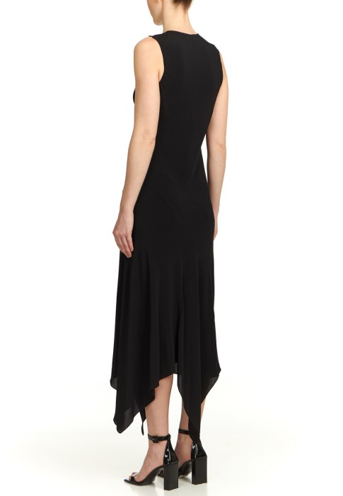 Товар черного цвета с внутренней стороны